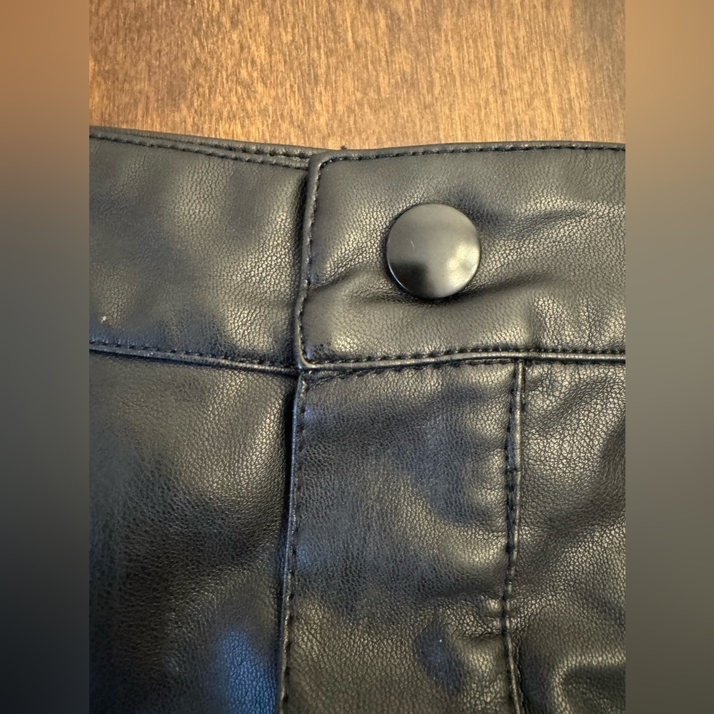EUC! Free People Maisie Vegan Mini Skirt, sz 6 - Picture 3 of 6